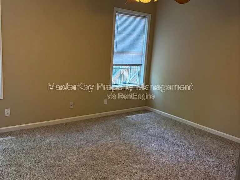 1401 Ravensthorpe Dr — Photo 11