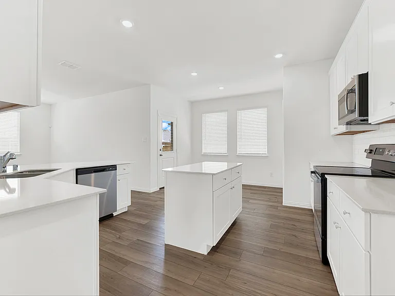 5001 Greywing Dr — Photo 9