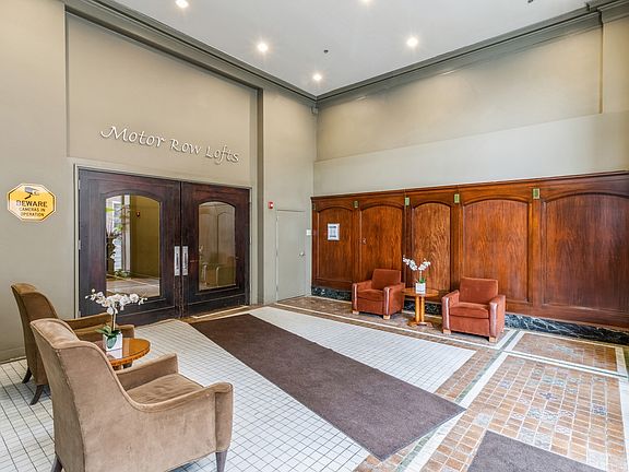3rd image of 2303 S Michigan Ave APT 303