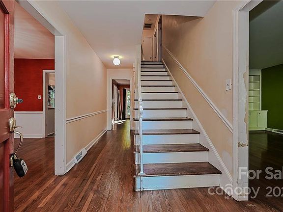 3rd image of 5301 Glenbrier Dr