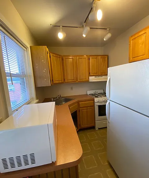 522 W 3rd St #2E — Photo 3