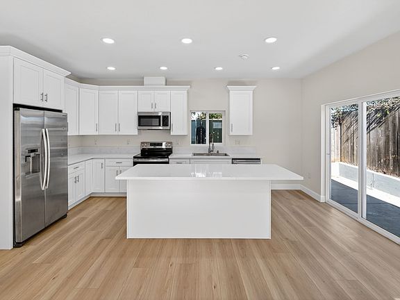 3rd image of 8090 Flanders Dr