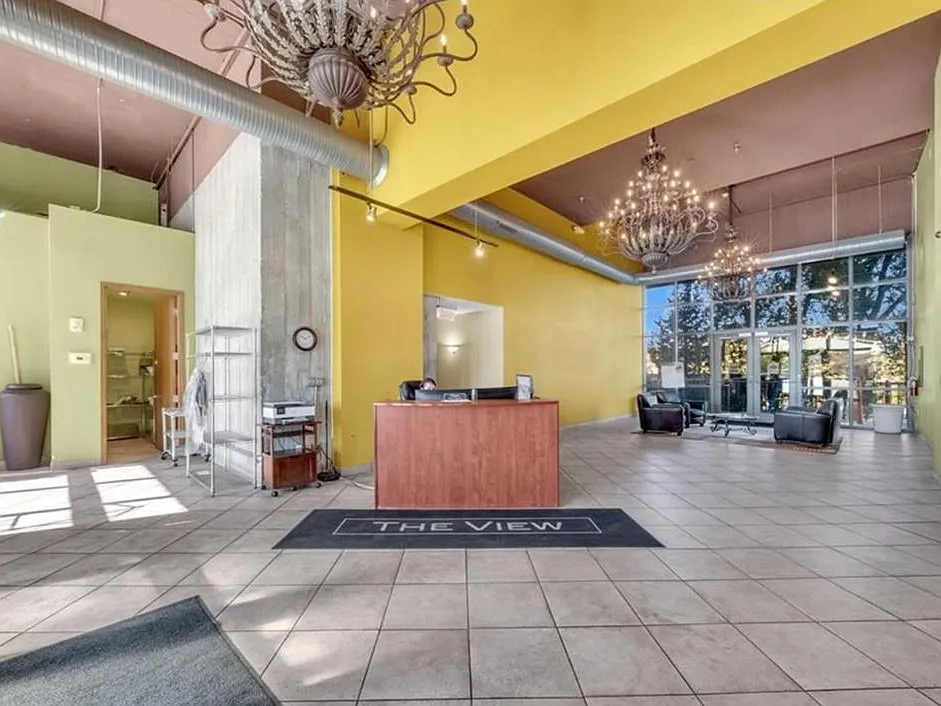 600 E Admiral Blvd — Photo 3