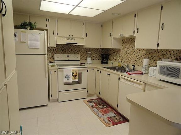 5th image of 7125 Lakeridge Ct APT 222