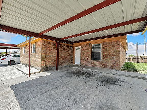 4th image of 712 Agate St