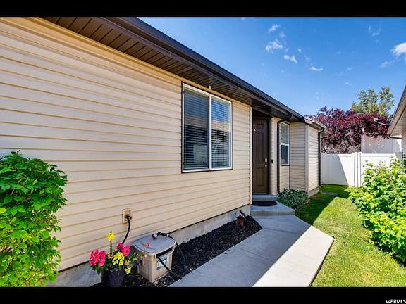 3rd image of 6782 S Empress Ln