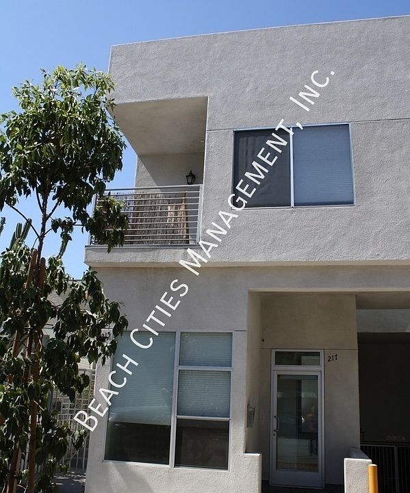 1st image of 215 Linden Ave