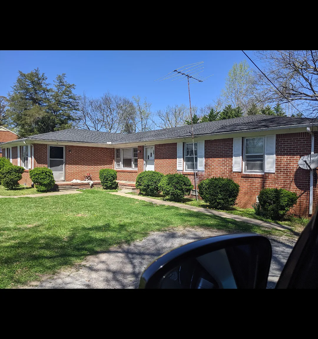 125 Whiteside St — Photo 1