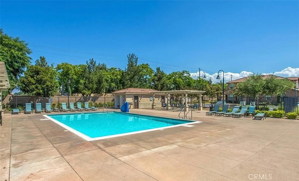 3 bed, 2.5 bath, 1731 sqft, $2,975 — Photo 3