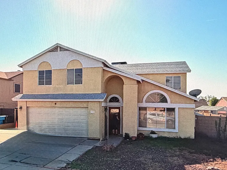 8935 W Windsor Ave — Photo 2