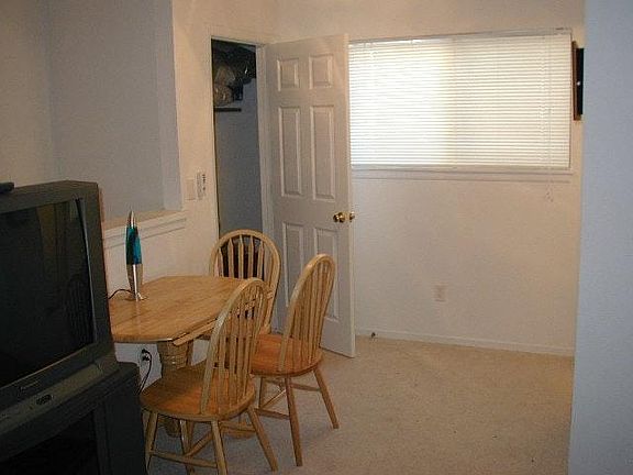5th image of 807 Alder Ave Unit 18