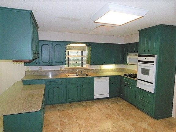 5th image of 3004 Royal Dr