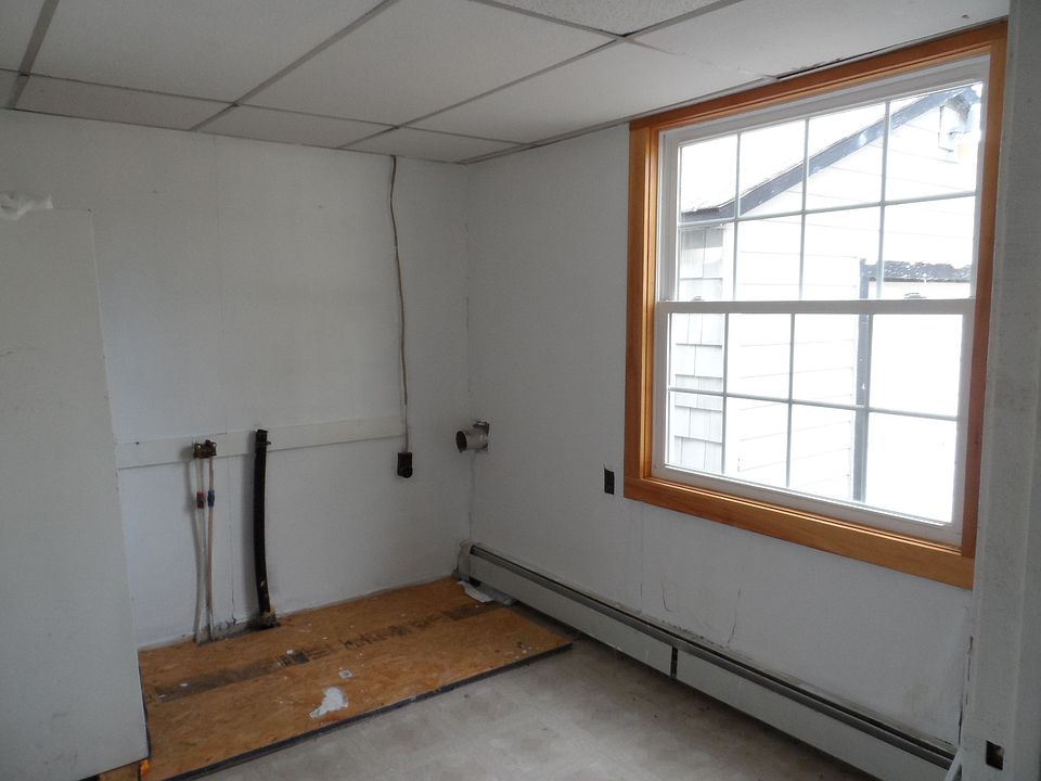 2nd image of 9 Sterling Rd