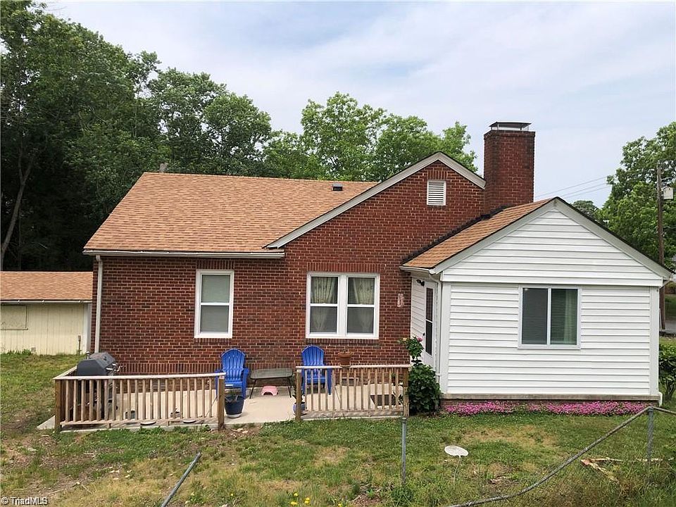 2nd image of 607 W Wainman Ave