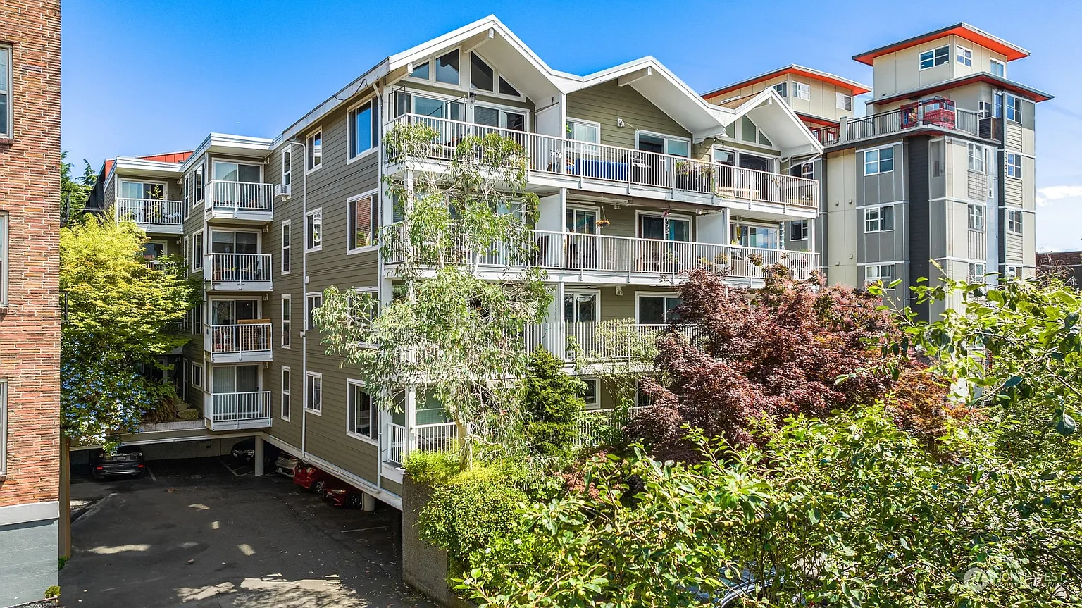 308 Summit Avenue E #204 photo 1