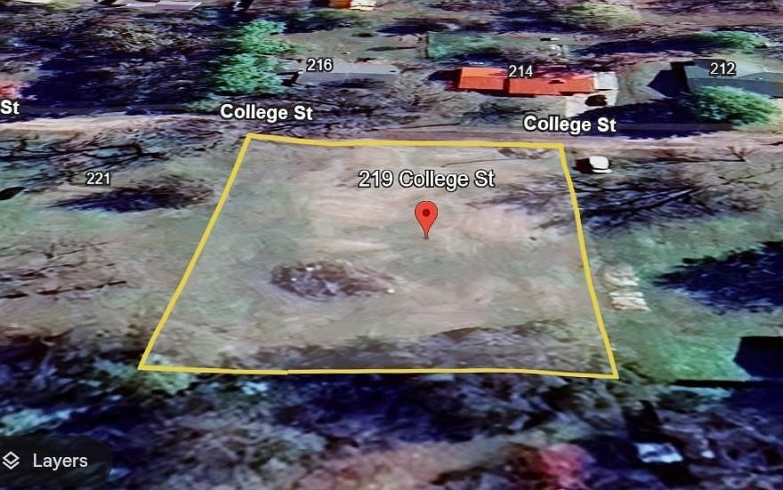 1st image of 219 College St
