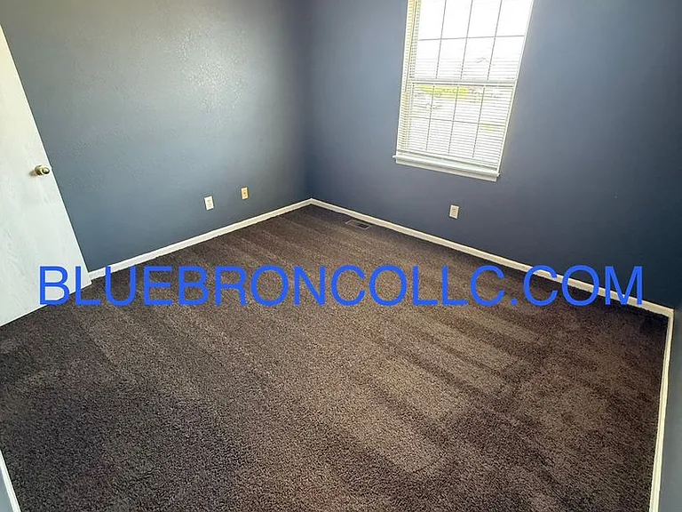 621 Willow Ln #B — Photo 9