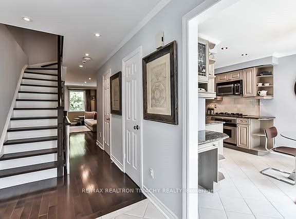 3rd image of 91 Confederation Way
