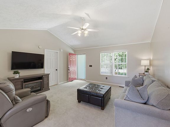 5th image of 442 Sondra Dr