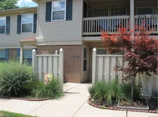 19278 Northridge Dr #79, Northville, MI 48167