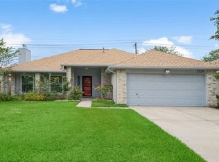 2120 Aberdeen Dr, League City, TX 77573