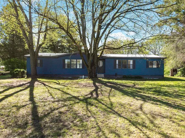 12514 Bonnie Ln, Middlebury, IN 46540