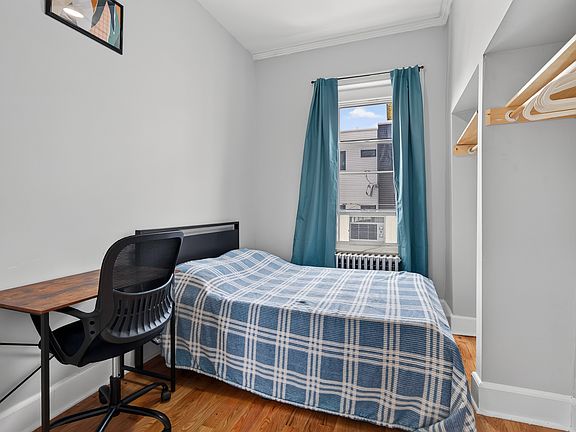 4th image of 672 N Union St