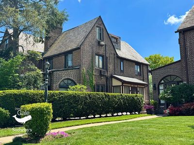 6946 Fleet St, Forest Hills, NY, 11375