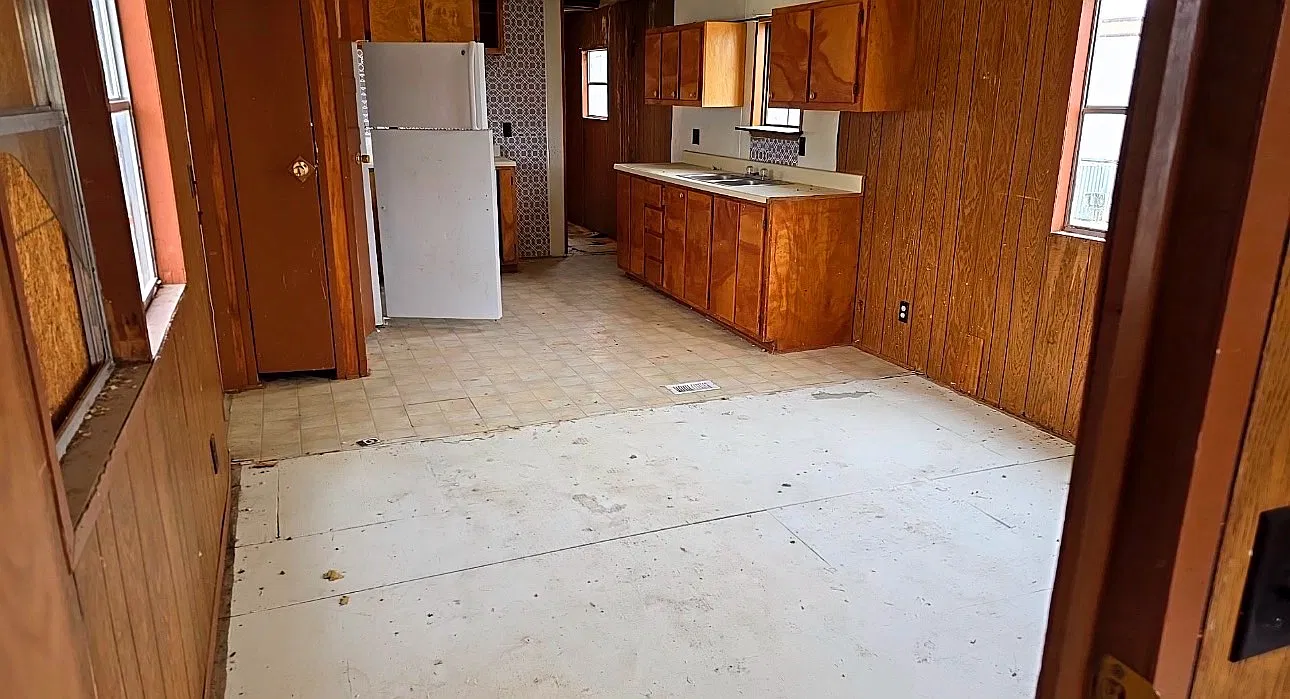 324 W Blanco Blvd — Photo 3