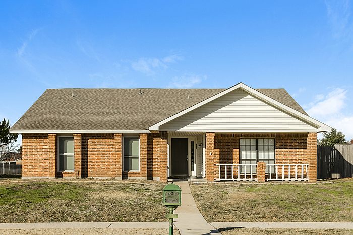 1st image of 330 Hemlock Dr