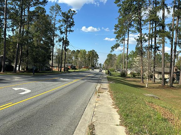 5th image of 2111 Gornto Rd