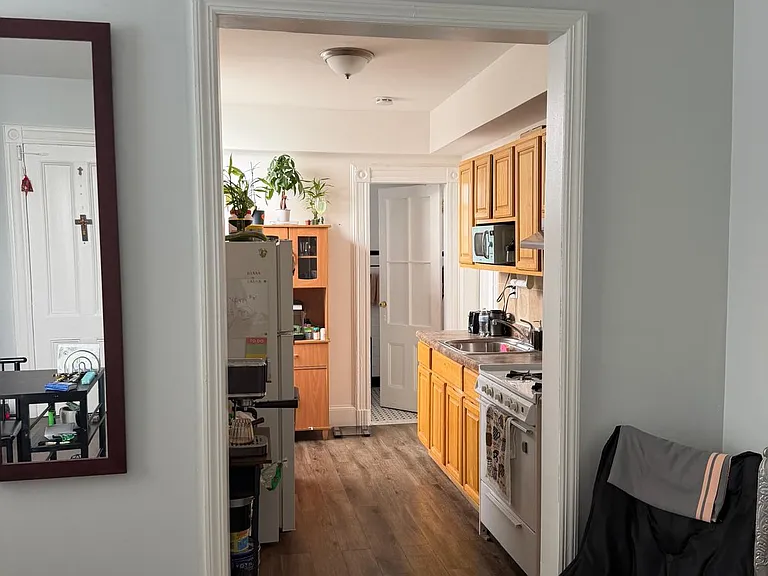 209 41st St #2 — Photo 3