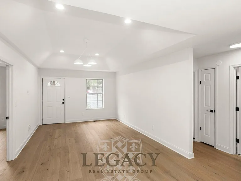 100 Sadler Ct — Photo 20