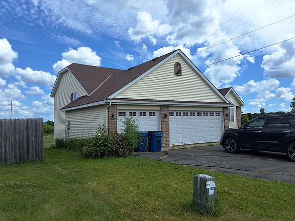 3rd image of 1215 Hillside Rd