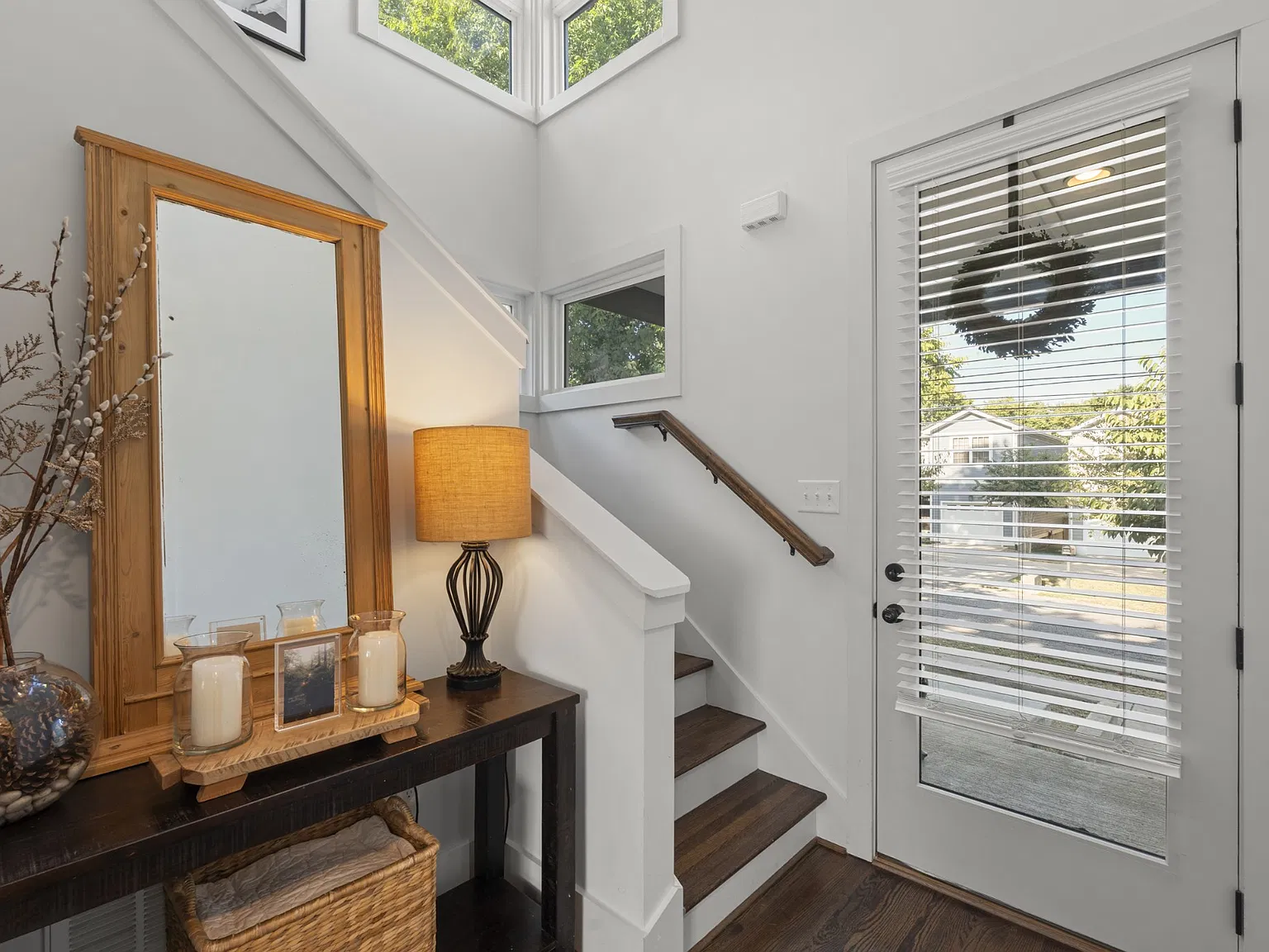 3 bed, 1600 sqft, $3,000 — Photo 3
