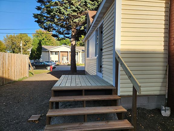 4th image of 109 Grove Ave S