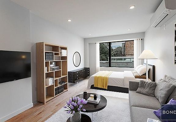 4th image of 1950 Amsterdam Ave #3B