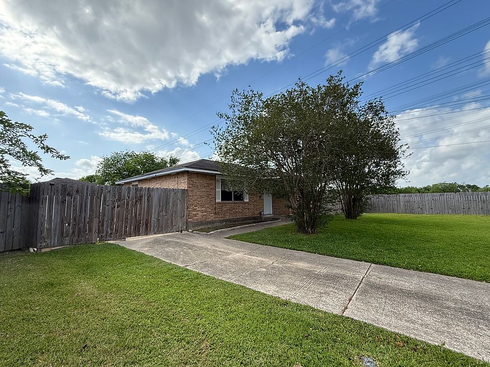 1st image of 10302 Sagewillow Ln
