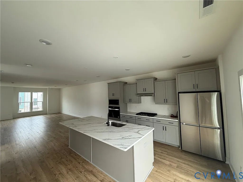Building Photo - 15390 Oasis Sun Aly