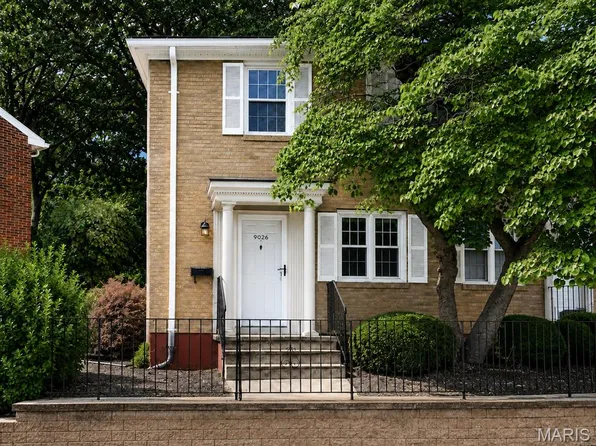 9026 W Swan Cir, Saint Louis, MO 63144