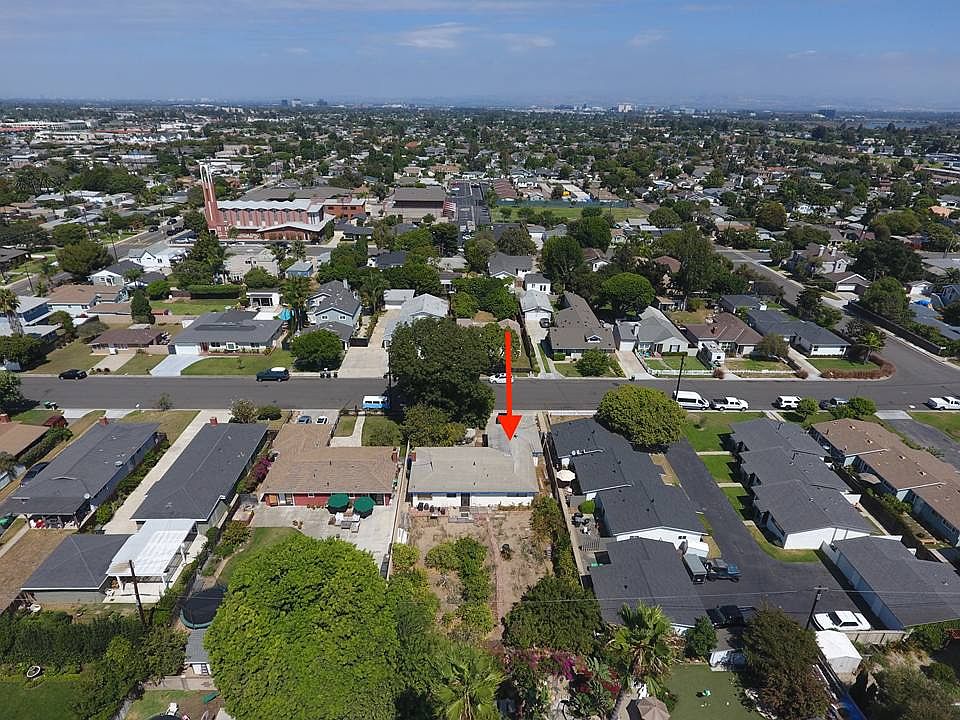 1st image of 225 Costa Mesa St