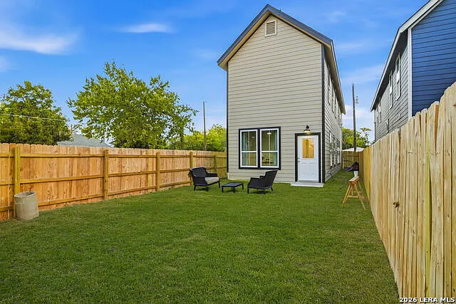 1801 W Southcross Blvd — Photo 22