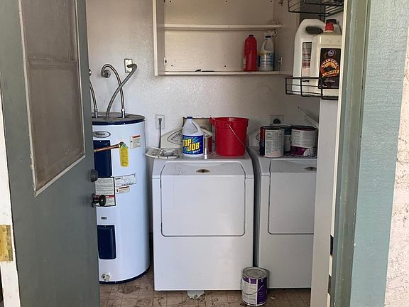 5th image of 6030 W Townley Ave