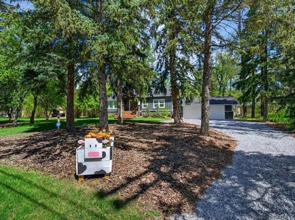 7136 SW Bow Cres NW, Calgary, AB T3B 2B9