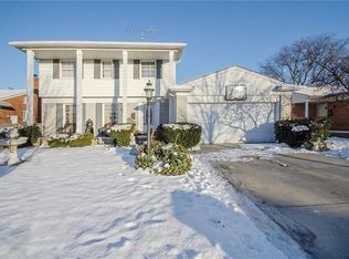 1250 Sherbourne Dr, Dearborn Heights, MI 48127
