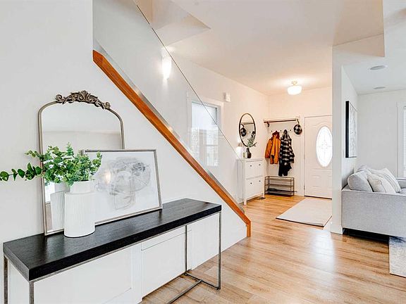 4th image of 2112 W Cliff St SW