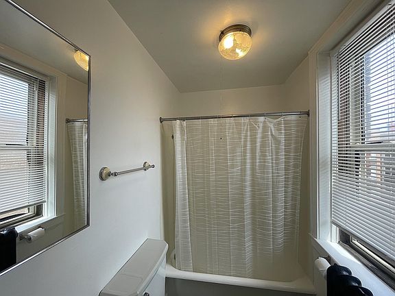 4th image of 37 W Saint Clair St APT 301