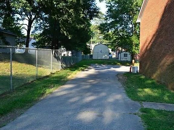 3rd image of 2119 Bulla St #A