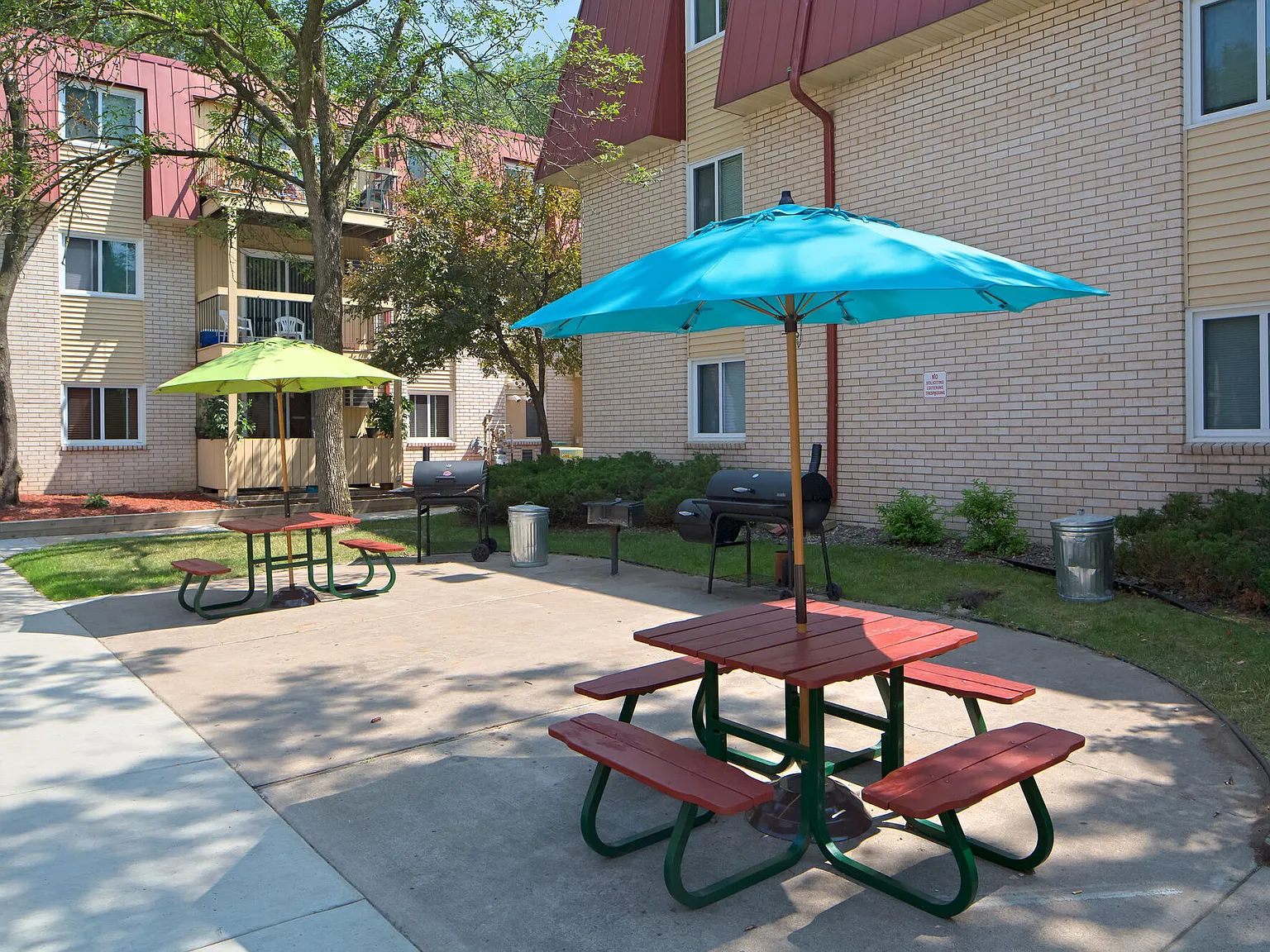 Lamplighter Village Apartments — Photo 3