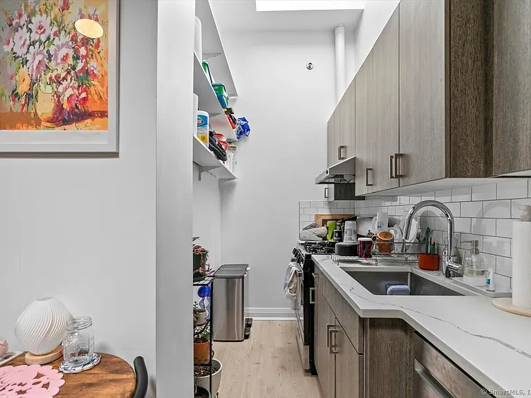 19 Whitney Ave #B — Photo 11